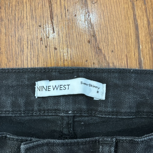 Women’s size 8 in great condition black jeans. - Picture 3 of 3